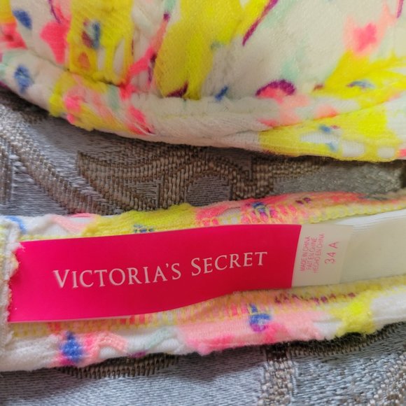 Victoria Secret 34a /small bikini - Picture 2 of 2